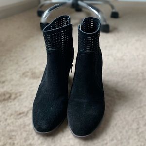 Crown Vintage Black Booties Size 8.5